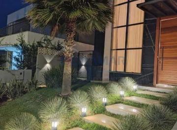 Casa · 700m² · 5 Quartos · 4 Vagas · Casa de Alto Padrão com 5 Quartos, 5 Suítes, 6 Banheiros, 4 Vagas de garagem para Locação no Jardim