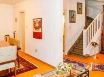 Casa · 200m² · 4 Quartos · 2 Vagas · Sobrado em Campo Belo com 200m²