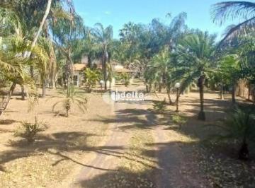Casa · 274m² · 4 Quartos · 4 Vagas · Casa no condomínio Morada do Sol disponível para venda em Uberlândia-MG