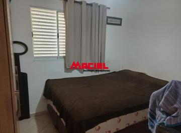 Casa · 220m² · 3 Quartos · 3 Vagas · SOBRADO COM SALAO PARA COMERCIO 03 GARAGENS PISO SUPERIOR 03 DORMITORIOS 01 SALA 01 COZINHA 02 BANHE