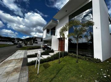 37d7f6ba9ef0243e52209deaf953af4c085971cf · Casa em condominio fechado com 3 suítes e piscina - Villa Ratones em Florianópolis.