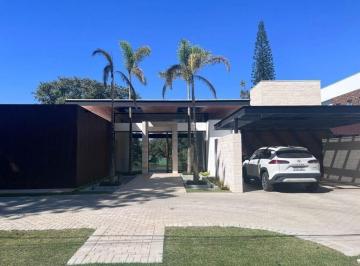 ox17awi2odqwzmviztexyzzk_md · Casa de Alto Padrão com Vista para o Lago – Condomínio Lago Azul Golfe Club