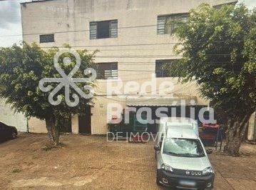 Comercial · 450m² · Prédio Comercial com Lojas e Salas/Kitnets -  | 425m² Construídos
