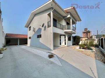 Casa · 320m² · 4 Quartos · 1 Vaga · Casa no Bairro Rio Caveiras - Biguaçu