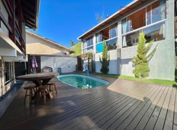 Casa · 230m² · 3 Quartos · 1 Vaga · Casa no Bairro Fundos - Biguaçu