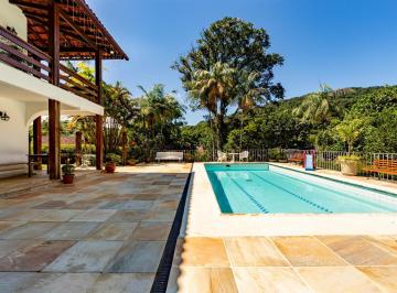 Casa · 493m² · 6 Quartos · 4 Vagas · Casa com 6 quartos em condomínio no Comary, Teresópolis/RJ.