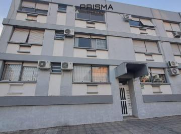 Apartamento · 100m² · 2 Quartos · 1 Vaga · Apartamento 2 dormitórios, com dependência na Av. Borges de Medeiros em Santa Ma