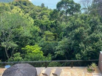 Casa · 600m² · 3 Quartos · 4 Vagas · Casa no Condomínio Ponta das Toninhas com Vista para o Mar à Venda