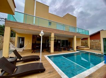 Casa · 380m² · 4 Quartos · 6 Vagas · Sobrado à Venda no Condomínio Mar Verde