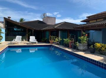 Casa · 200m² · 4 Quartos · 4 Vagas · Casa para Venda com Piscina Próximo à Praia de Caraguatatuba