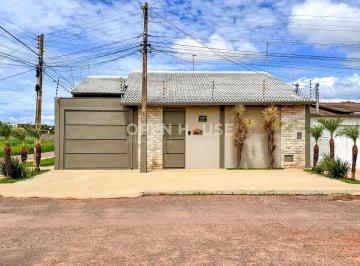 Casa · 170m² · 2 Quartos · 2 Vagas · Armários inclusos