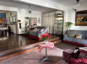 Casa · 186m² · 3 Quartos · Casa perfeita para moradia! Possui 183m²