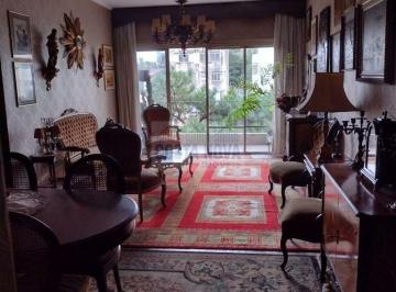 Apartamento · 112m² · 3 Quartos · 1 Vaga · Apartamento espaçoso de 3 quartos e 2 banheiros, com varanda e uma ampla sala para dois ambientes.