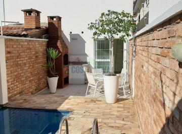 Casa · 210m² · 3 Quartos · 1 Vaga · Linda casa sobreposta alta com 3 suítes, piscina e churrasqueira no bairro Campo Grande