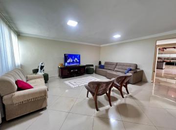 Casa de 4 quartos, Vicente Pires · RUA 3 VICENTE PIRES 4Qts 3sts LOTE 815 m² OPORTUNIDADE! AC. PERMUTA!