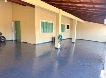 Casa de 3 quartos, Taguatinga · QNM 36. Taguatinga, Casa com 03 suítes, 02 salas, com laje, garagem 04 carros. Aceita financiamento