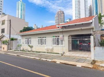 Casa · 220m² · 4 Quartos · 3 Vagas · Casa à venda no centro de Balneário Camboriú