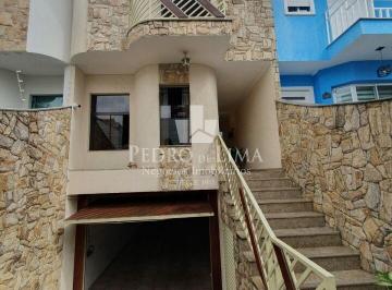 Casa · 224m² · 3 Quartos · 2 Vagas · Sobrado residencial na Vila Formosa com 224m², 3 suítes, 4 vagas e quintal com churrasqueira.