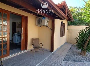 Casa · 150m² · 4 Quartos · 1 Vaga · Casa 4 com Quartos, A venda com (1 Suíte ) No Balneário Estreito, Com ótima localização !