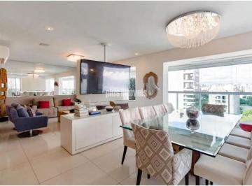 Apartamento · 377m² · 3 Quartos · 6 Vagas · Cobertura Triplex em Moema - Conforto, Exclusividade e Vista Privilegiada