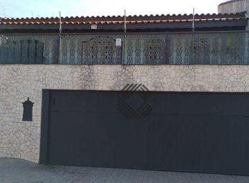 f7ce0b58b0e7cdb1a5fd97d888930a42c6304700 · Casa com 3 quartos, sendo 2 suítes, 1 com closet, sala com varanda, churrasqueira, à venda, 250 m² p