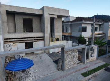 Casa · 258m² · 3 Quartos · 2 Vagas · Casa Alto Padrão no Bairro Saguaçu com 258m²