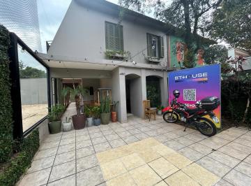 Casa de 3 quartos, São Paulo · Bela Casa à Venda e Locação ao lado do Parque Ibirapuera com 220m2