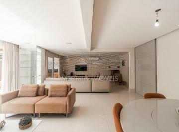 Casa · 302m² · 3 Quartos · 4 Vagas · More ao lado de uma praça em condomínio com apenas 12 casas!