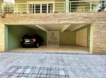 Casa · 553m² · 4 Quartos · 6 Vagas · Exclusiva Propriedade com Vista Deslumbrante e Acabamento Impecável!