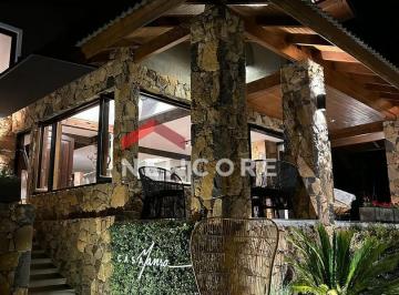 Casa · 282m² · 4 Quartos · 1 Vaga · Casa de condomínio em  Rua Biarritz - Centro - Gramado/RS