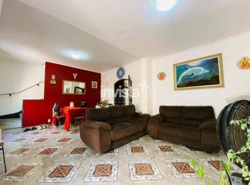 Casa · 166m² · 4 Quartos · 3 Vagas · Casa à venda no bairro Embaré