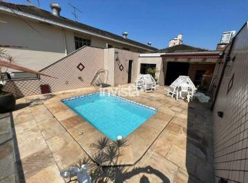 Casa · 360m² · 5 Quartos · 3 Vagas · Casa à venda no bairro Embaré