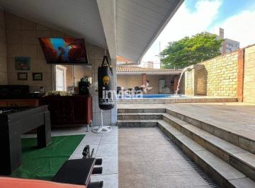 Casa · 245m² · 3 Quartos · 5 Vagas · Casa à venda no bairro Encruzilhada