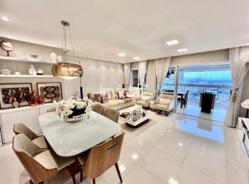 Apartamento · 131m² · 3 Quartos · 2 Vagas · Apartamento à venda no bairro Embaré