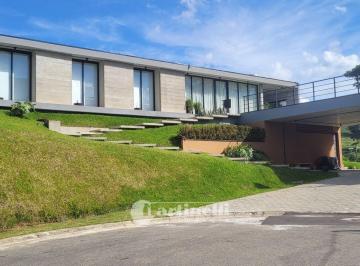 rqltlf82n2zhythizwm3zmq3_md · Casa de alto Padrão em Condominio