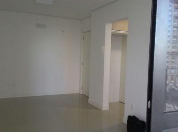 Living do apartamento com acesso à varanda. · Ópera Club Residence, Conforto, Elegância e Qualidade de Vida no Bairro Fazenda