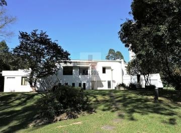 Casa · 804m² · 5 Quartos · 4 Vagas · Elegante Casa de Alto Padrão em Condomínio Fechado na Chácara São João.
