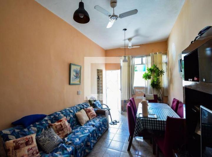 Foto do imóvel - Casa mobiliada para compra com 4 quartos, quintal e churrasqueira no condomínio