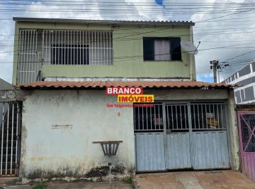 Casa · 240m² · 3 Quartos · 2 Vagas · OPORTUNIDADE PARA INVESTIDOR NA SAMAMBAIA QR 423 - BRASILIA