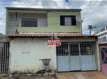 Casa · 240m² · 3 Quartos · 2 Vagas · OPORTUNIDADE PARA INVESTIDOR NA SAMAMBAIA QR 423 - BRASILIA