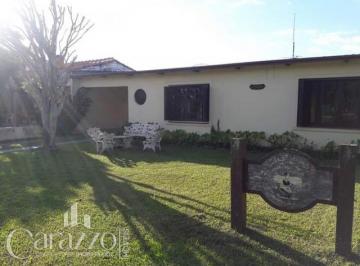 Apartamento · 3 Quartos · CASA NA REGIÃO DE MORADORES EM TRAMANDAÍ
