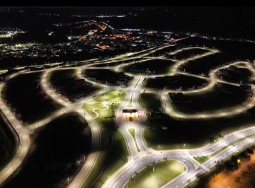 484516499809884 · Terreno à venda - em Urbanova