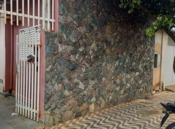 Casa de 3 quartos, Birigui · Vende-se casa localizada no Centro! 