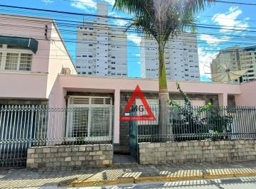 9d9eabea1712750bf1c3aa1ef1a1e3ec9cd587ac · Ampla residência em excelente localização no coração da cidade de Itajubá/MG,