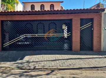 Casa · 238m² · 3 Quartos · 3 Vagas · Sobrado em Rua em Jardim Santa Francisca - Guarulhos, SP