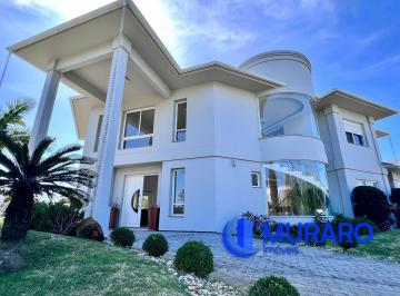 Casa · 390m² · 4 Quartos · 2 Vagas · Casa Alto Padrão na Praia de Capão da Canoa