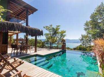Casa · 340m² · 4 Quartos · 3 Vagas · Casa Sobrado em Ilhabela: 4 Suítes e 340m² por R$3.7M