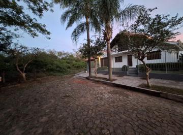 Casa · 220m² · 3 Quartos · 2 Vagas · Excelente residência no Jardim Lindóia