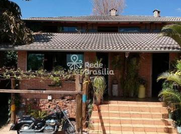 Casa · 250m² · 1 Quarto · Imóvel Pitoresco em Arniqueira