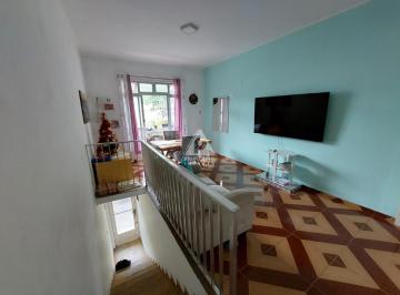 Casa · 372m² · 7 Quartos · 2 Vagas · Casa de rua, 7 quartos, 4 banheiros, 3 salas, 2 vagas cobertas.